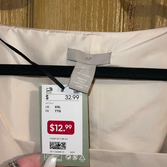 NWT Womens H&M XXL dress shirt - Picture 3 of 3